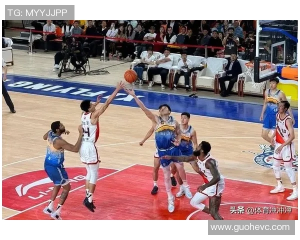 2018年CBA新疆队与天津队激烈对决回顾及赛季精彩瞬间分析