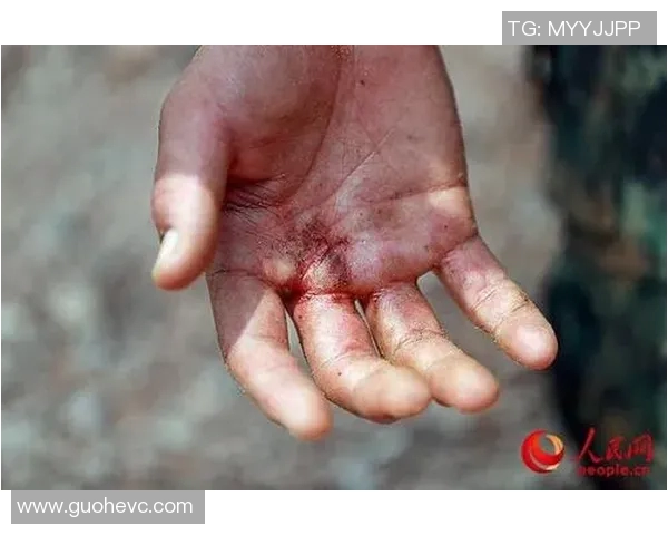 吉达阿赫利与棉衣的激烈对决展现足球魅力与团队精神的巅峰对抗