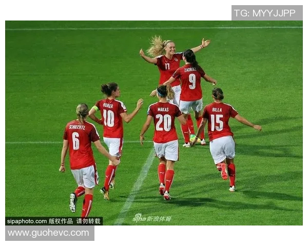 奥地利女足迎战冰岛队力争在国际赛场上再创佳绩