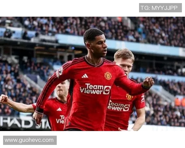 莱万在赛场上的辉煌成就与未来发展潜力的深度分析与展望